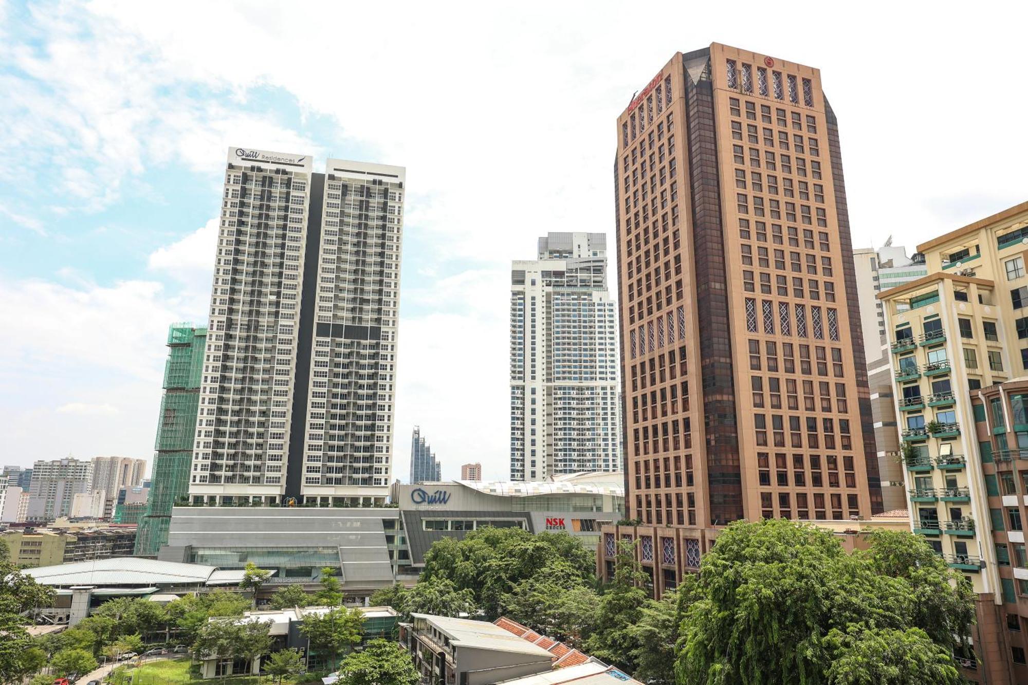双子塔附近 高级泳池 二床 可住四人 大床 Pangsapuri