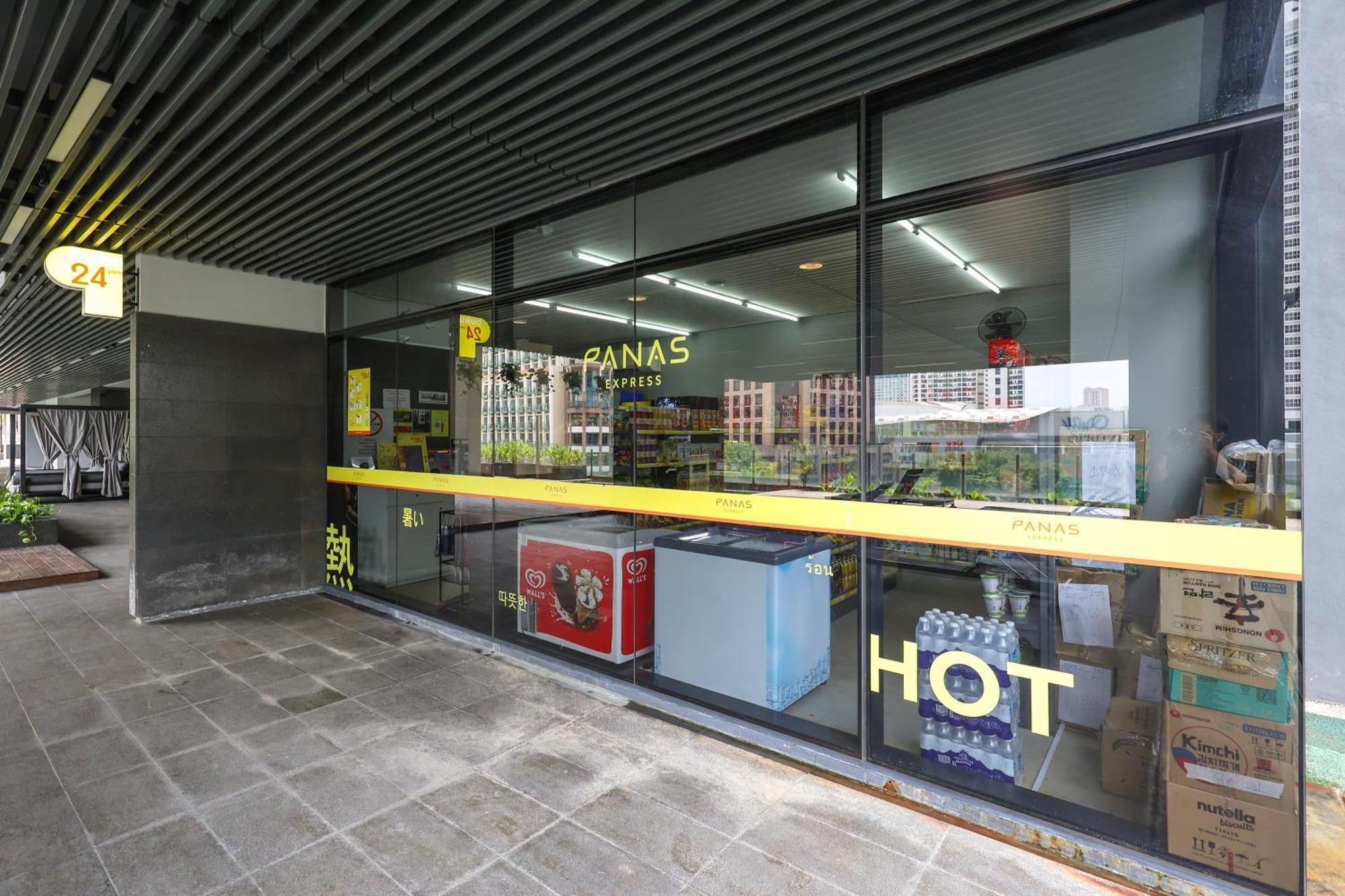 Apartemen 双子塔附近 高级泳池 二床 可住四人 大床 *