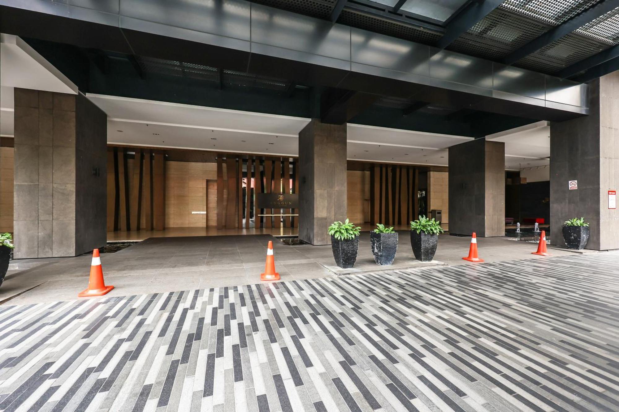 Apartemen 双子塔附近 高级泳池 二床 可住四人 大床 *